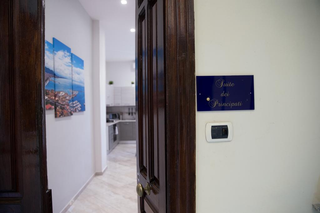 Suite Dei Principati Salerno Exterior foto